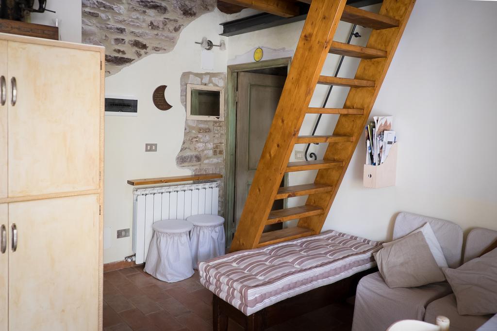 Appartamenti Turistici Vicolo S. Chiara Sassoferrato Kültér fotó