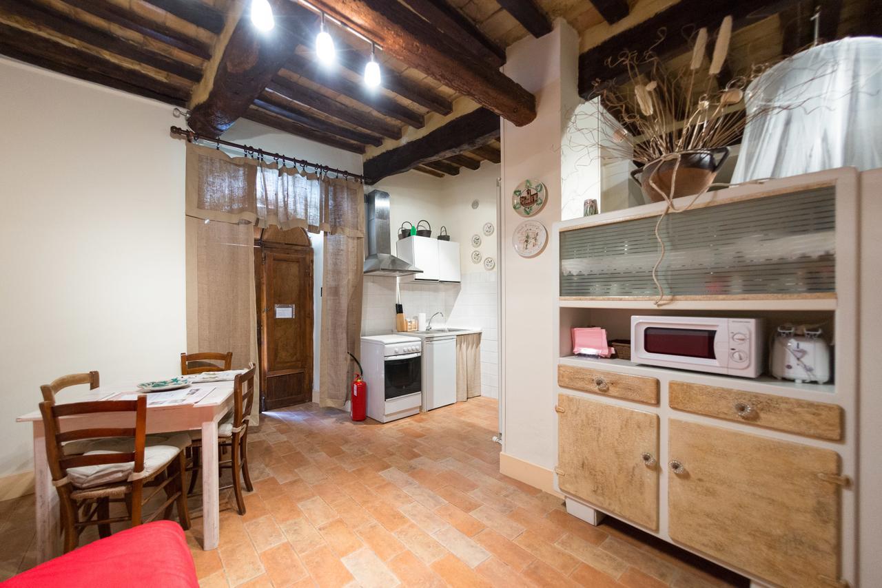 Appartamenti Turistici Vicolo S. Chiara Sassoferrato Kültér fotó