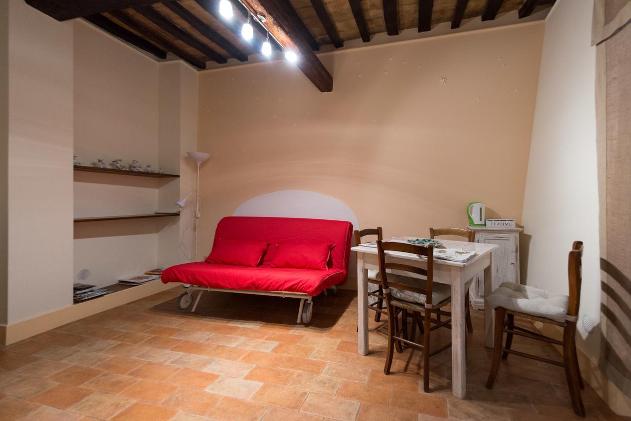 Appartamenti Turistici Vicolo S. Chiara Sassoferrato Kültér fotó
