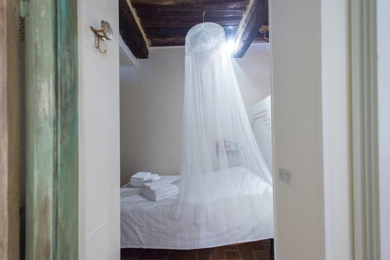 Appartamenti Turistici Vicolo S. Chiara Sassoferrato Kültér fotó